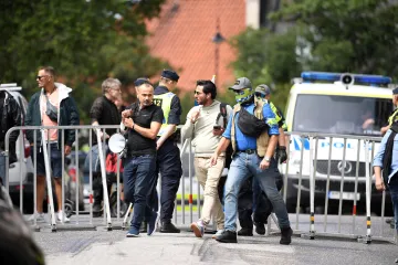 Irácký uprchlík opět spálil ve Švédsku výtisk koránu. Policie zasáhla po násilnostech
