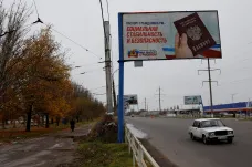 Okupanti nutí Ukrajincům ruské pasy a hrozí jim deportací či vazbou, potvrdili výzkumníci