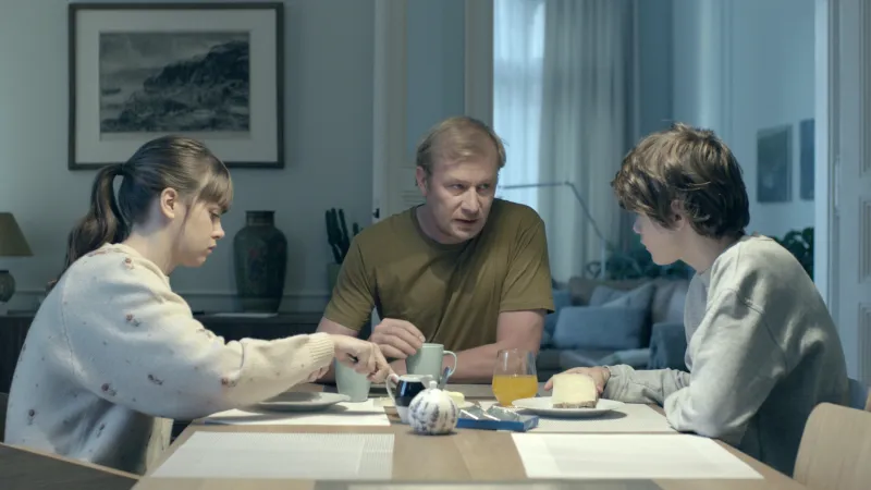 Rodinný film / Jenovéfa Boková, Martin Pechlát, Daniel Kadlec