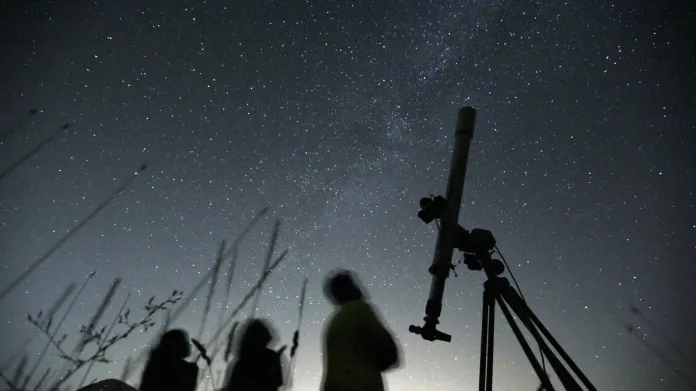 Astronomové pozorují meteorický roj v Bulharsku (12. srpen 2009)
