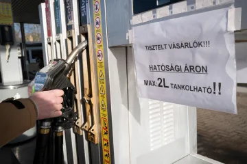 Maďarsko zrušilo zastropování cen pohonných hmot