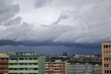 Od úterý se ochladí a začne pršet
