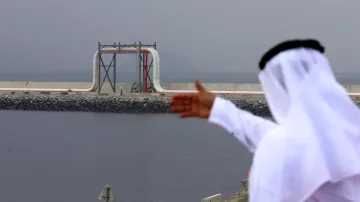 Ropovod v Emirátech