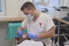 Stálého stomatologa přes pojišťovnu nemá pětina lidí. Roste nápor na zubní pohotovosti