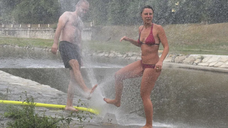 Happening upozornil na špatnou kvalitu vody v řece Ostravici