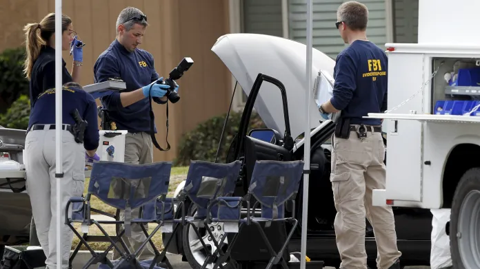 Vyšetřování masakru v San Bernardinu se ujala FBI