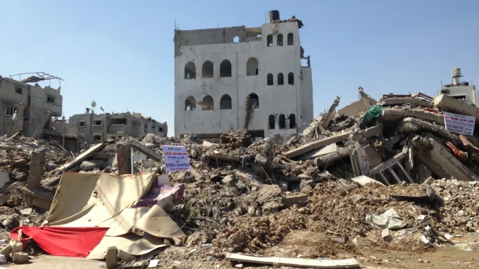 Trosky v palestinském městě Šažaíja po náletech izraelského letectva za války v létě 2014, Pásmo Gazy