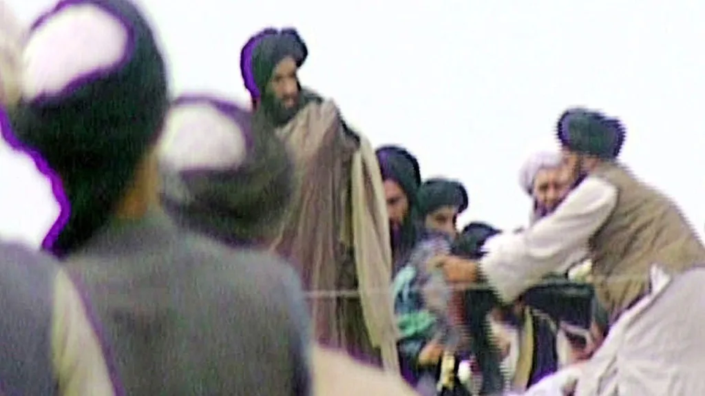 Muhammad Umar (nejvýše uprostřed)