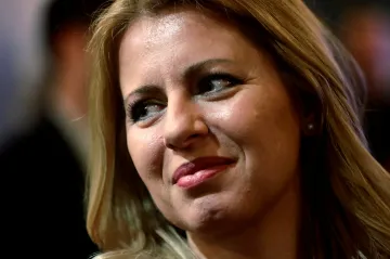 O post slovenského prezidenta se ve druhém kole utkají Čaputová a Šefčovič