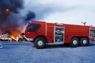 Požár dvou nákladních automobilů, škoda 1,5 milionů korun