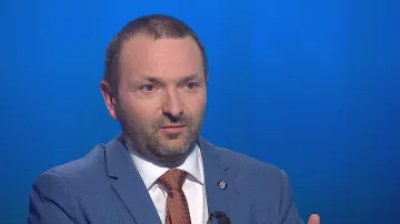 Miroslav Krejčí (za Motoristy) v pořadu Interview ČT24