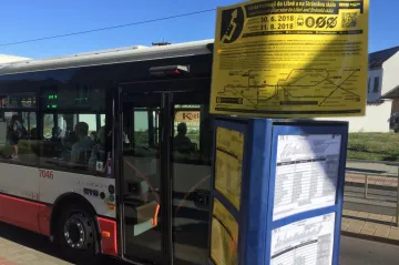Brňané se znovu učí, jak jezdí tramvaje či autobusy. Začaly velké prázdninové výluky