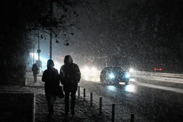 Čtvrtina obyvatel Ukrajiny zůstává podle Zelenského bez elektřiny. Na Donbase se tvrdě bojuje