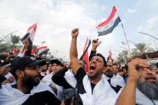 Dalších 18 mrtvých a stovky zraněných v Iráku. Parlament chce ústavní změny