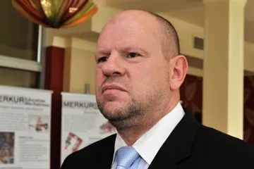 Rozhodce ze sporu s Diag Human Kužel má nárok na tři miliony, odměnu vysoudil navzdory vládě