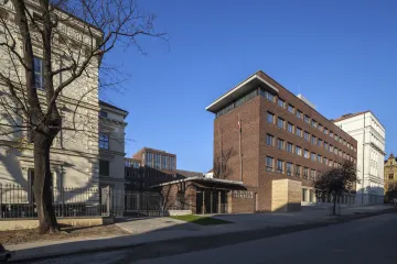 Policie prověřuje studenta kvůli údajnému podezřelému chování. Ten pro to nevidí důvod