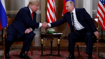Trump a Putin na summitu ve Finsku