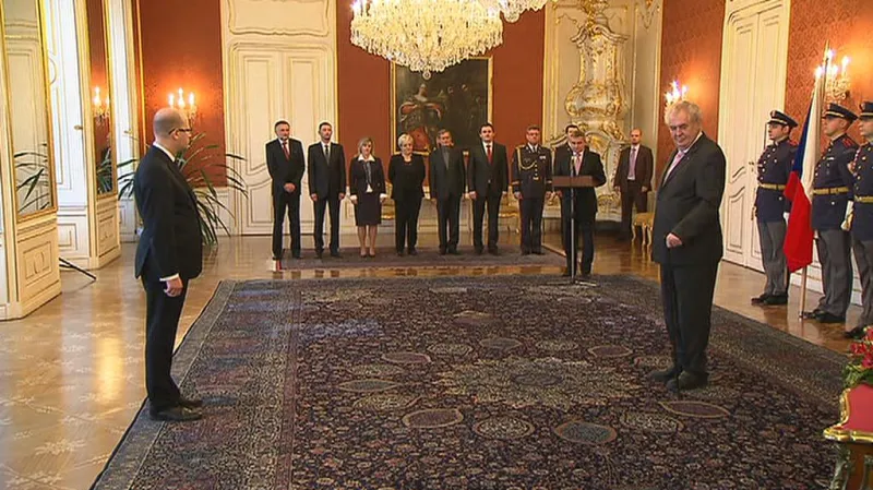 Miloš Zeman jmenuje Bohuslava Sobotku premiérem