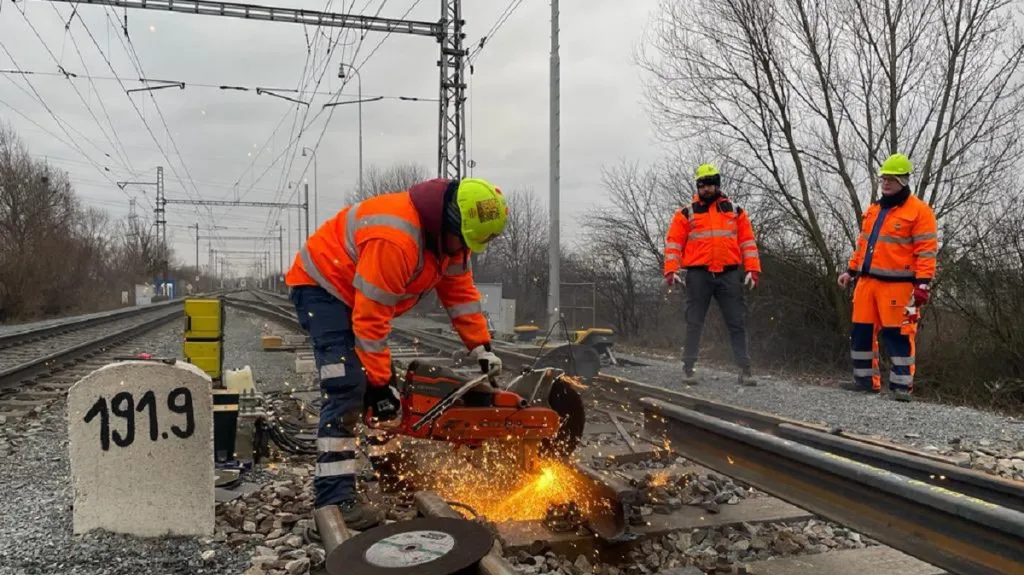 Oprava trati u Prosenic po srážce vlaků
