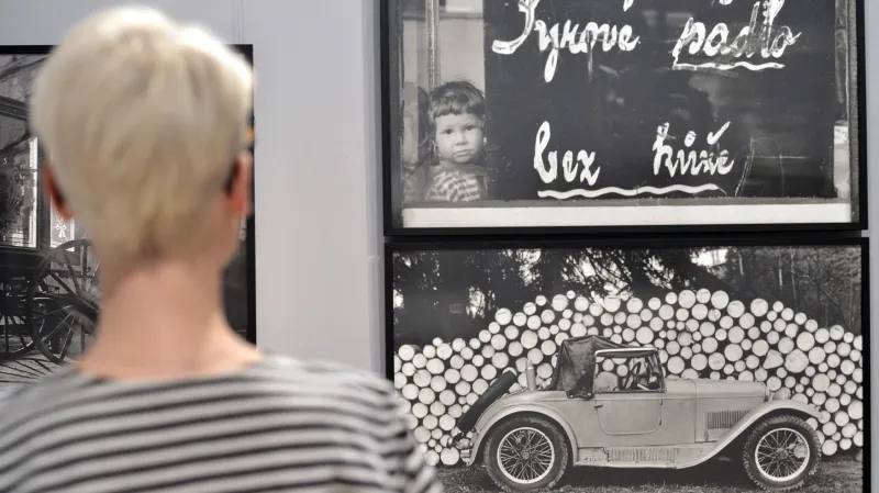 Fotografie Evy Fukové na výstavě Pábení