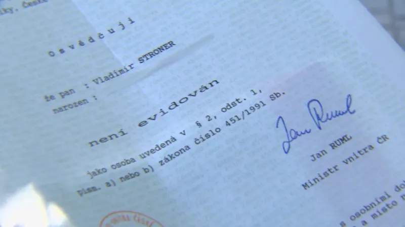 Negativní lustrační osvědčení Vl. Stronera