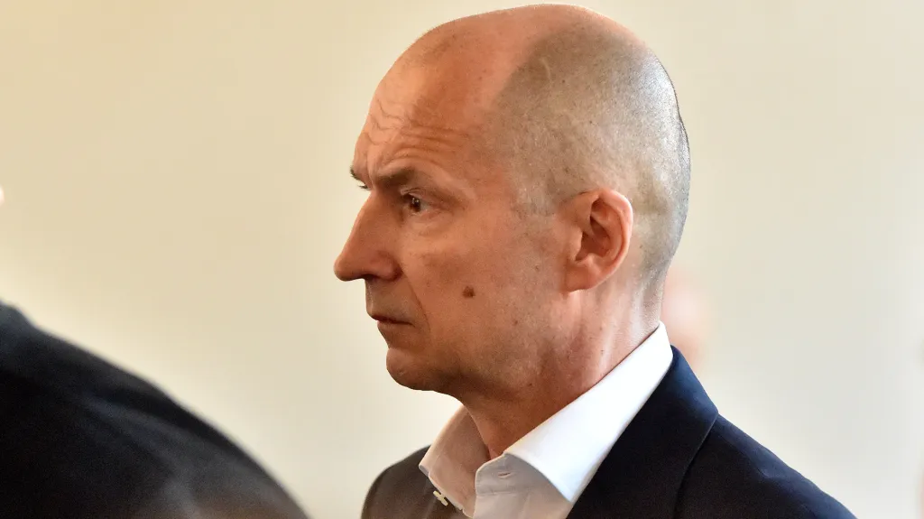 Jiří Švachula u soudu v dubnu 2022