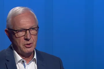 Ministr zdravotnictví Prymula musí lépe komunikovat s ostatními resorty, říká senátor Drahoš