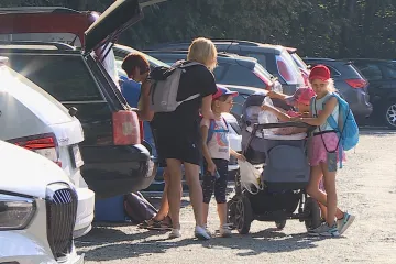 Nový parkovací systém na Svatém Kopečku má podle zoo dál problémy. Město tvrdí, že funguje