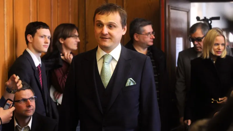 Vít Bárta, vpravo Kateřina Klasnová