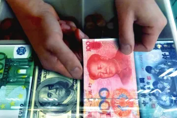 Už ne dolar, ale jüan. Ruské podniky kvůli sankcím mění smlouvy