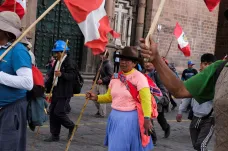 V peruánském městě Cuzco uvázlo kvůli nepokojům na pět tisíc turistů