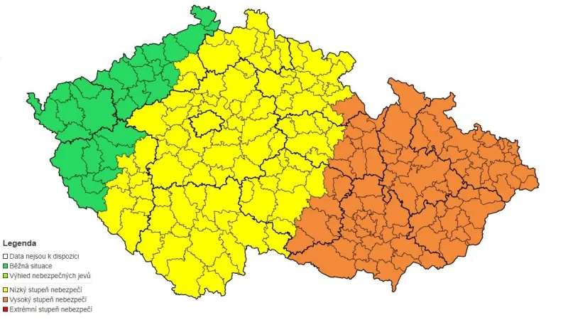 Výstraha před bouřkami na pondělí 20. června