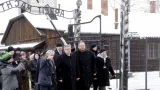 Polského prezidenta doprovodili bývalí osvětimští vězni