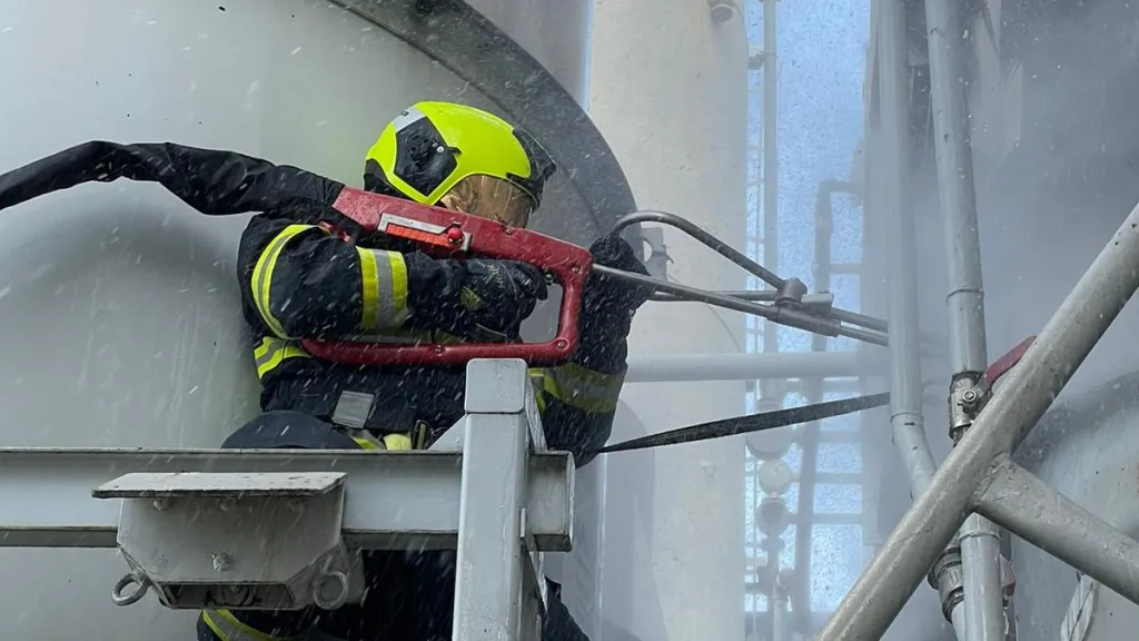 Požár vzduchotechniky ve firmě Nemak v Havrani