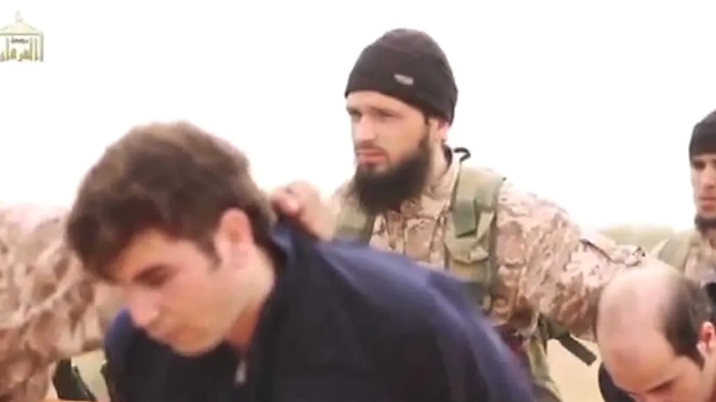 Paříž prověřuje, zda je islamista na snímku Maxime Hauchard