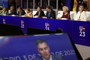 V koalici se rýsuje spor kvůli postu eurokomisaře. Nominovat ho chce STAN i Piráti