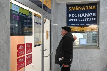 Koruna je k euru nejsilnější za více než 14 let