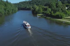 Vltava má málo vody, uzavírá se plavební komora Kořensko