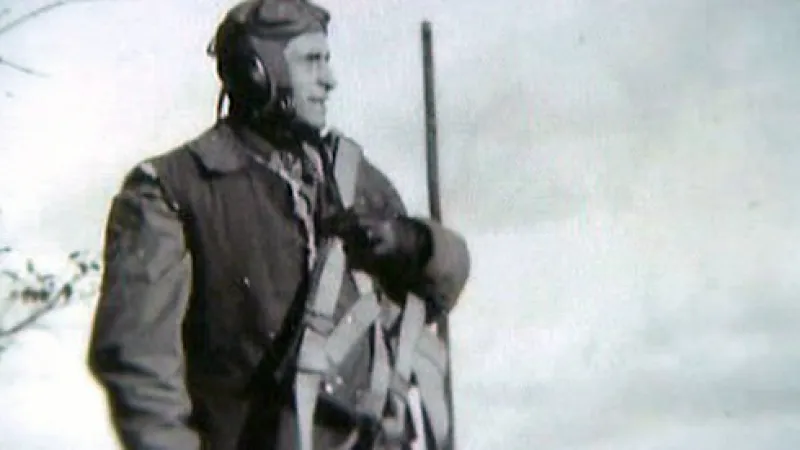 Někdejší západní agent Miroslav Dvořáček unikl trestu smrti a strávil dlouhá léta ve věznicích a pracovních táborech. Spekuluje se, že ho udal spisovatel Milan Kundera