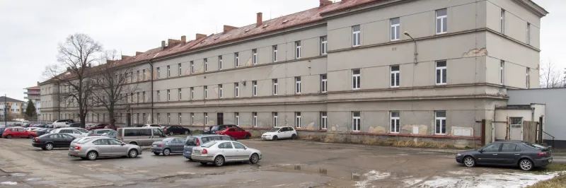 Chátrající armádní areály se mění. Kasárna nahrazují školy, byty i domovy