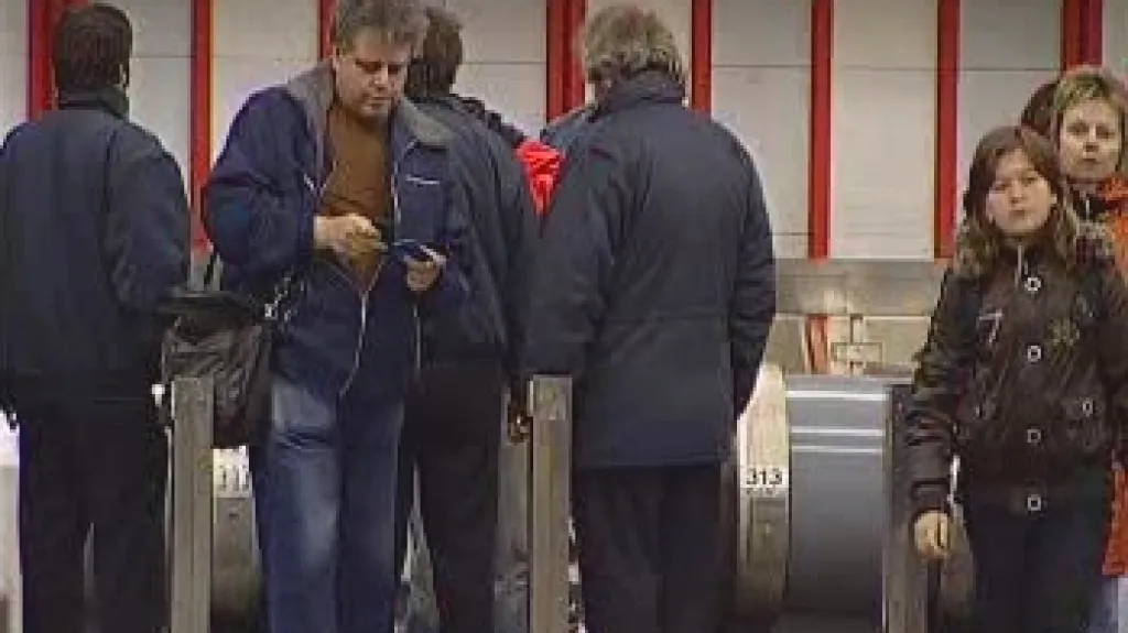 Revizoři při kontrole