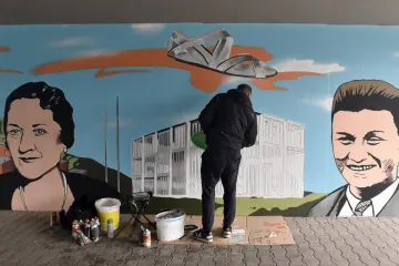 Rodina Baťova je tématem pouličního umění. Portréty zdobí stěny podchodu ve Zlíně