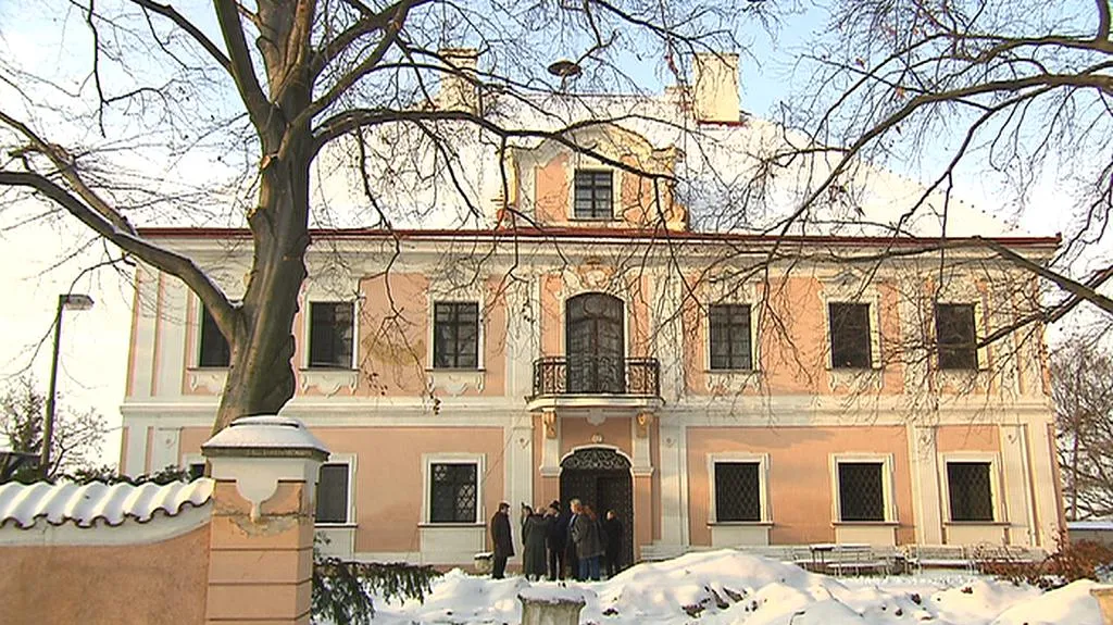 Horní zámek v Panenských Břežanech