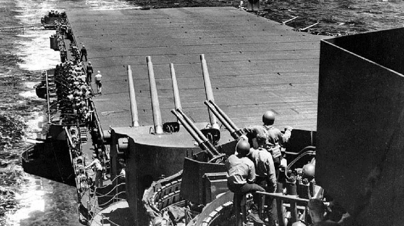 Dobové snímky USS Lexington