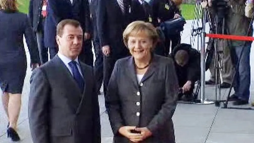 Dmitrij Medveděv a Angela Merkelová
