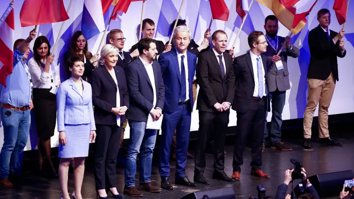 Setkání představitelů evropské krajní pravice v Koblenci