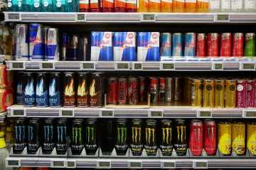 Zákaz prodeje energetických nápojů dětem míří k finálnímu schválení