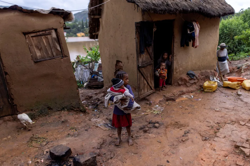 Zkáza na Madagaskaru očima fotografů. Cykon Batsirai zpustošil celé vesnice