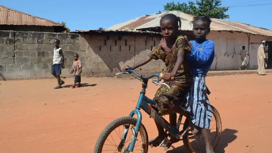Pro africké děti je často kolo nezbytností