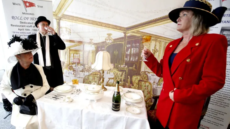 Loď kopírující trasu Titaniku